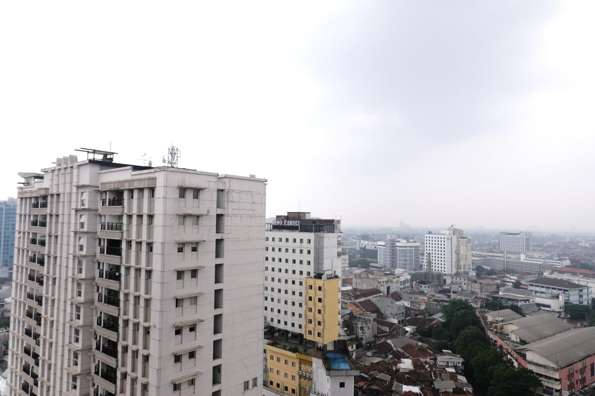 Homey And Spacious 3br At Braga Walk By Travelio Apartemen