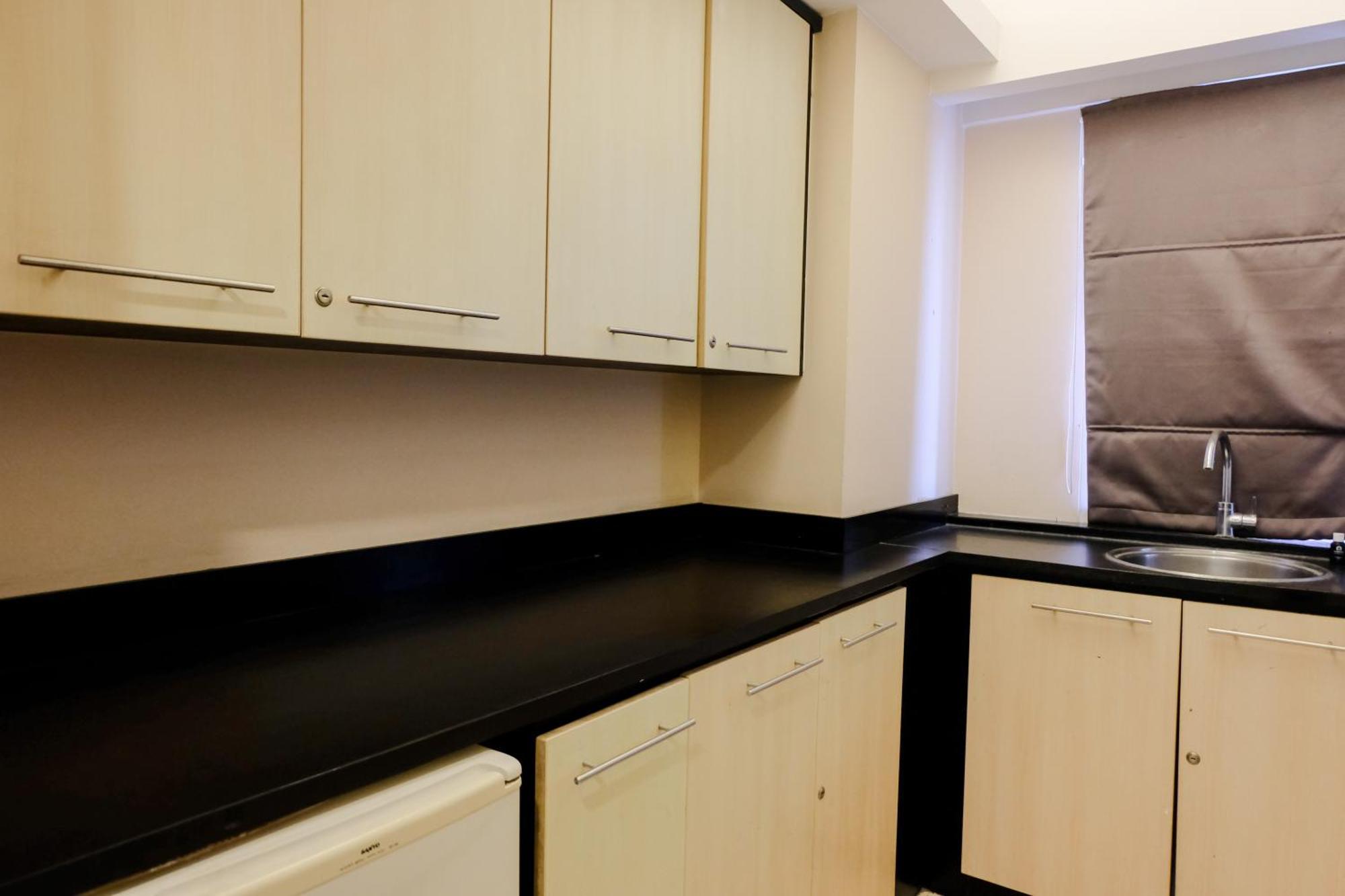Homey And Spacious 3br At Braga Walk By Travelio Apartemen *